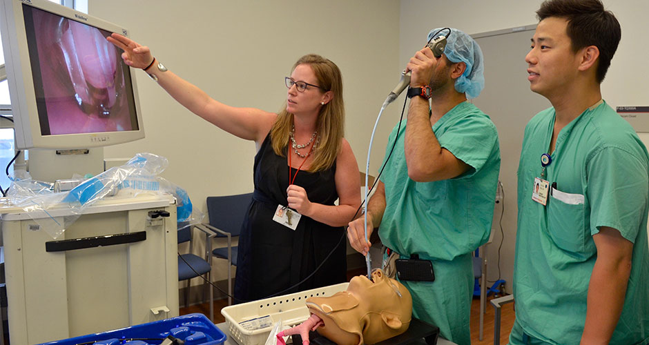 Dr. Meghann Fitzgerald instructs residents in fiberoptic intubation.