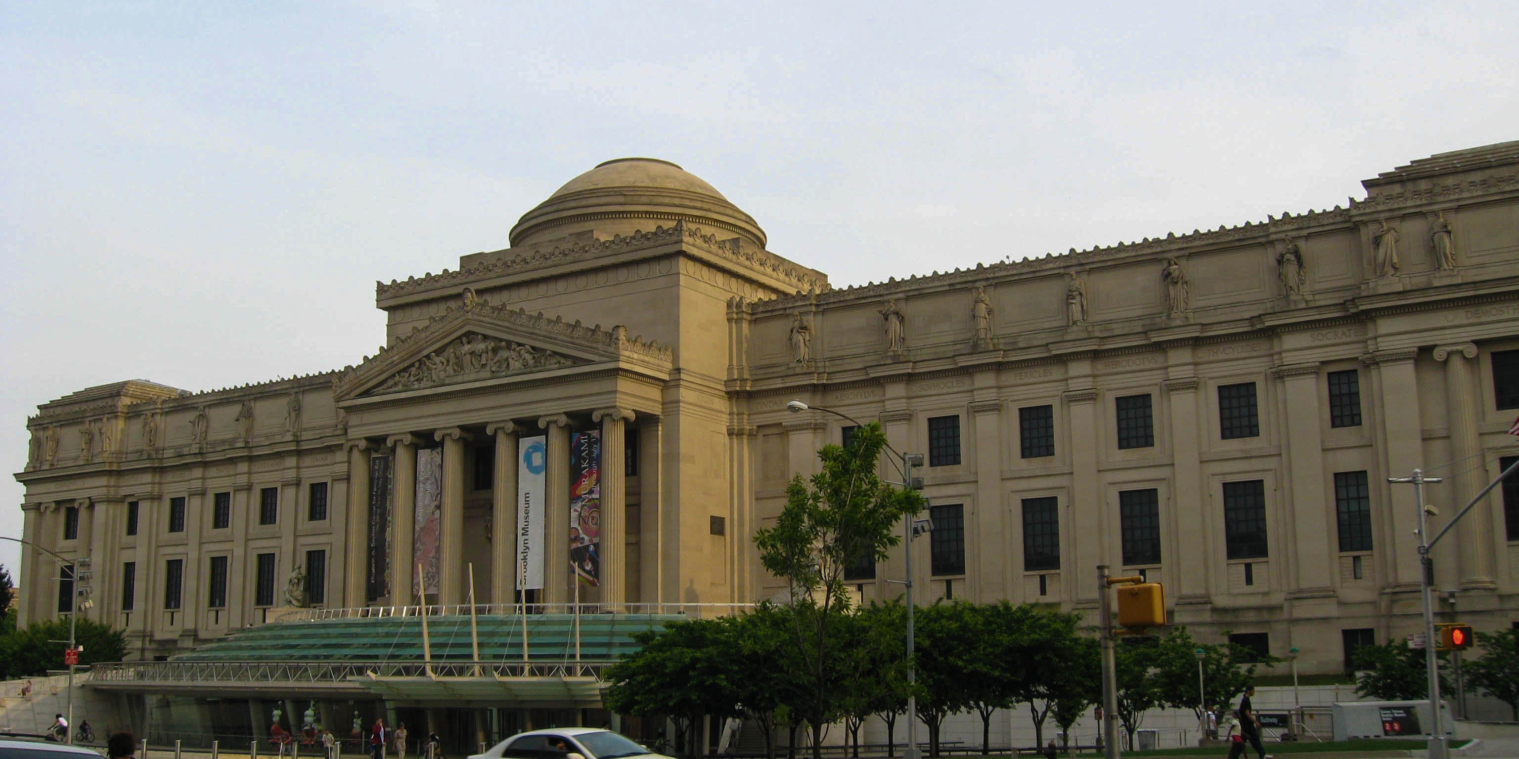 The Brooklyn Museum, site of the New York Methodist Hospital Candlelight Gala. (Wikipedia photo)