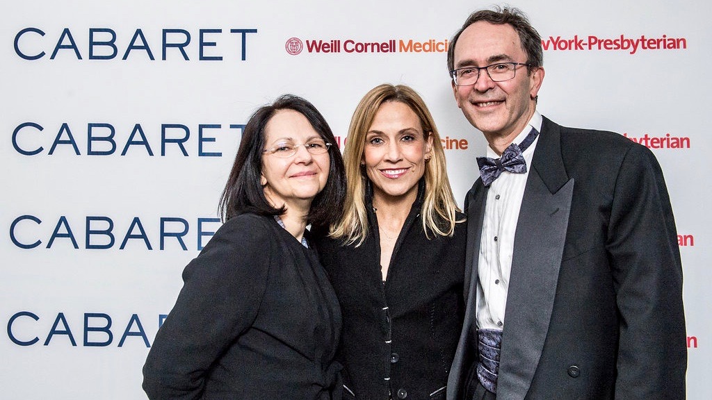 Dr. Hugh Hemmings and his wife, Dr. Katherine Albert, meet singer Sheryl Crow at signature annual fundraiser Cabaret