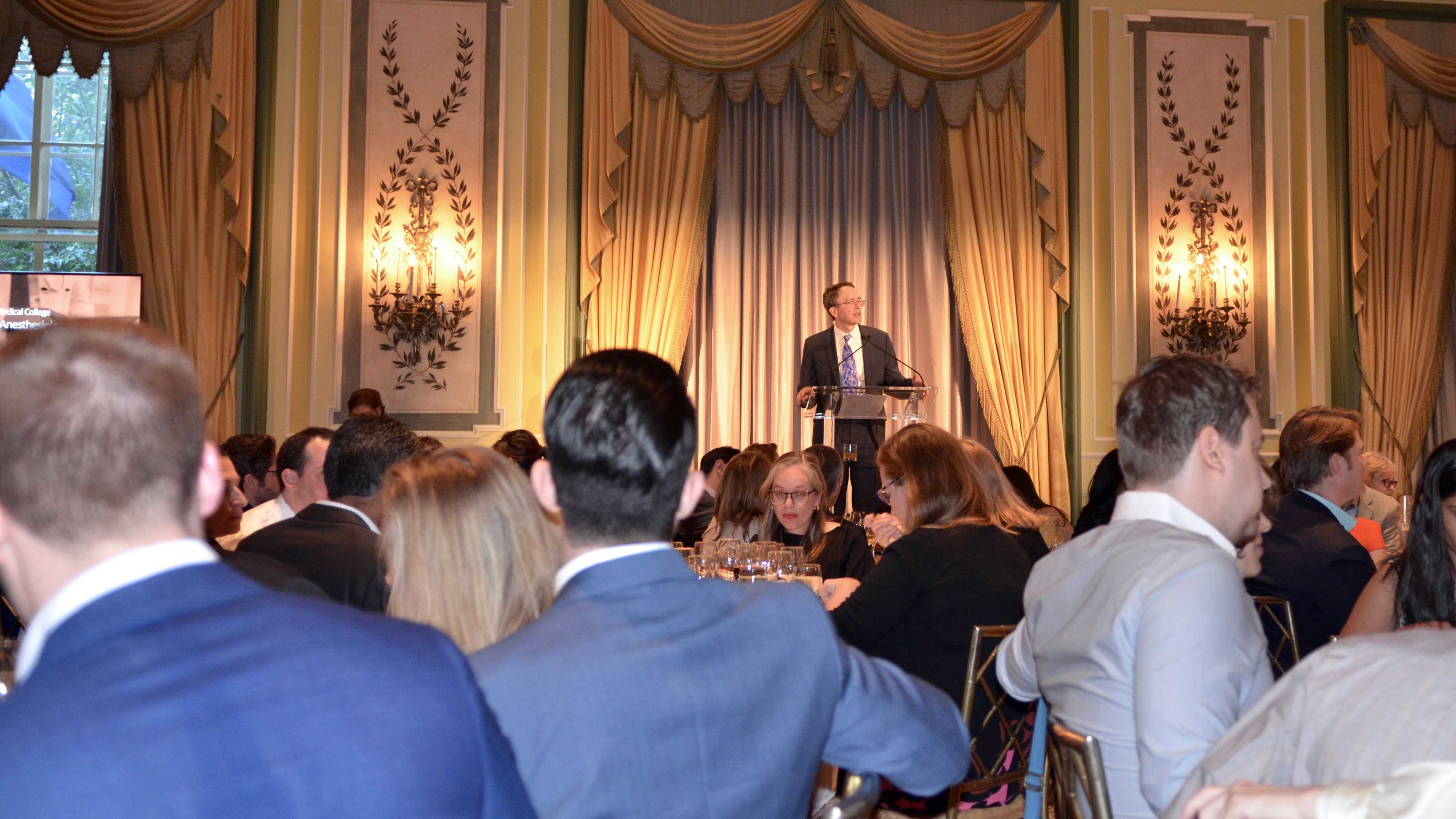 Department Chair Dr. Hugh Hemmings addresses the graduates.
